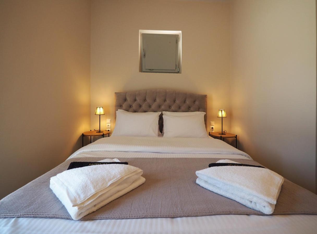 Terra Di Pietra Exclusive Suites & Apartments Areopoli Exteriör bild