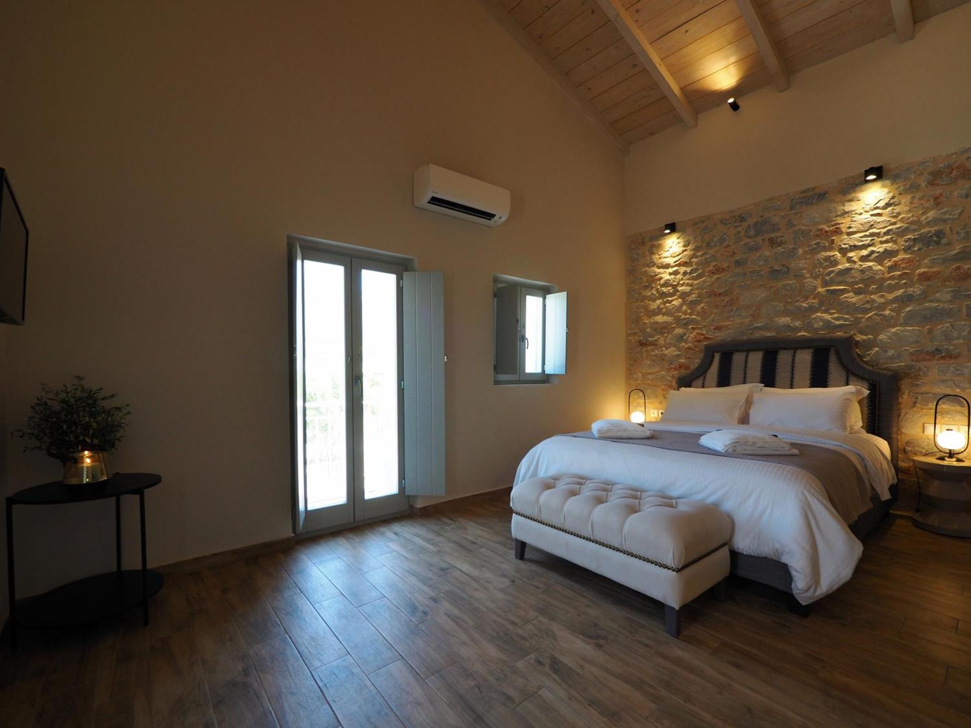 Terra Di Pietra Exclusive Suites & Apartments Areopoli Exteriör bild