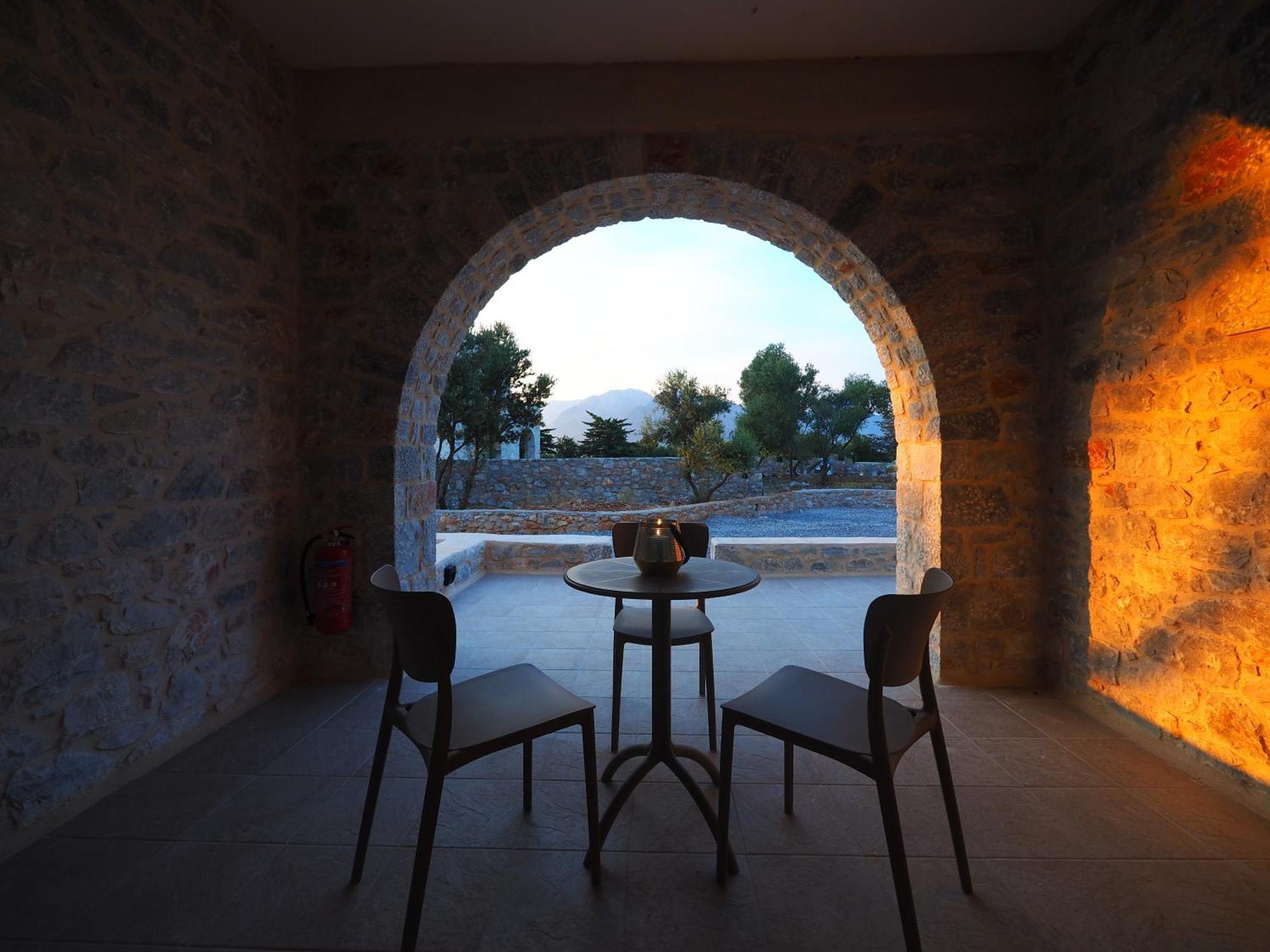 Terra Di Pietra Exclusive Suites & Apartments Areopoli Exteriör bild