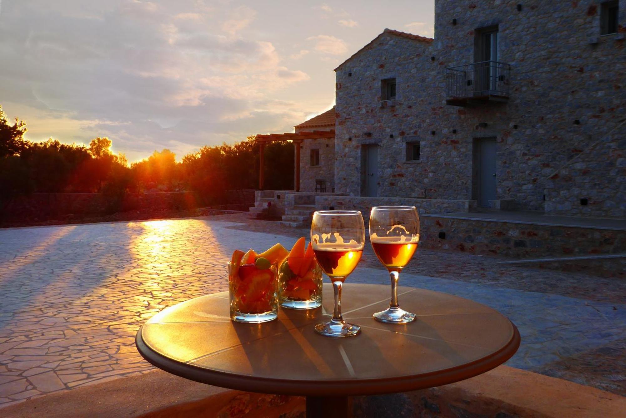 Terra Di Pietra Exclusive Suites & Apartments Areopoli Exteriör bild