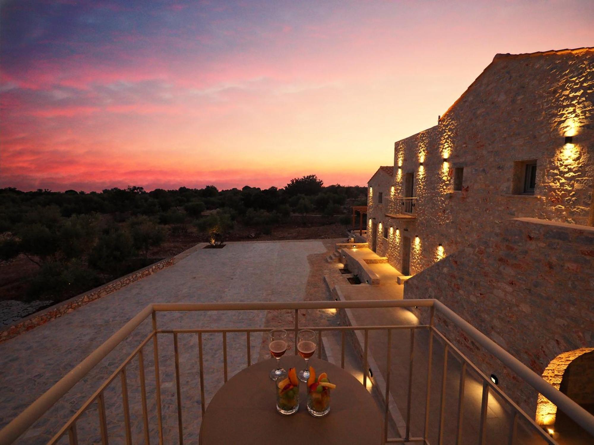 Terra Di Pietra Exclusive Suites & Apartments Areopoli Exteriör bild