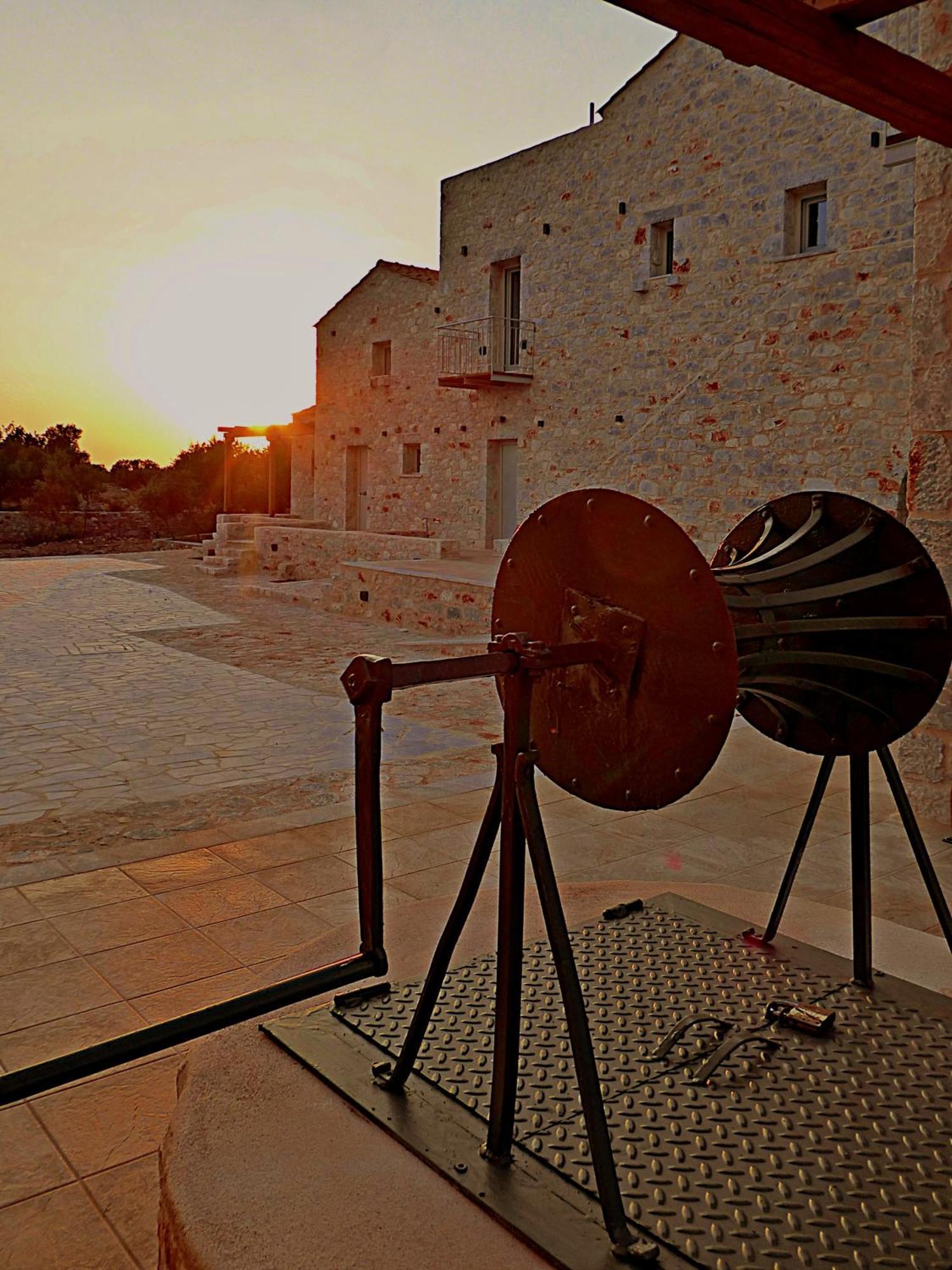 Terra Di Pietra Exclusive Suites & Apartments Areopoli Exteriör bild
