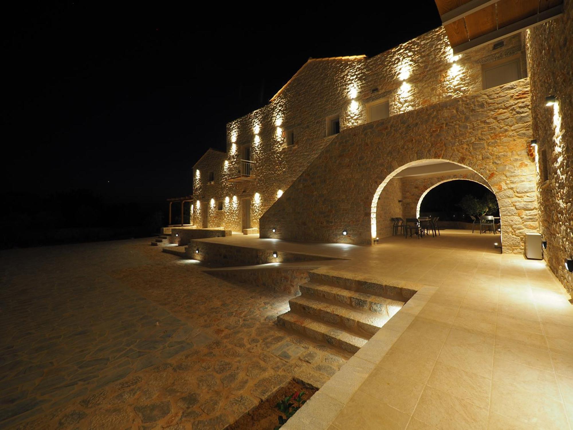Terra Di Pietra Exclusive Suites & Apartments Areopoli Exteriör bild