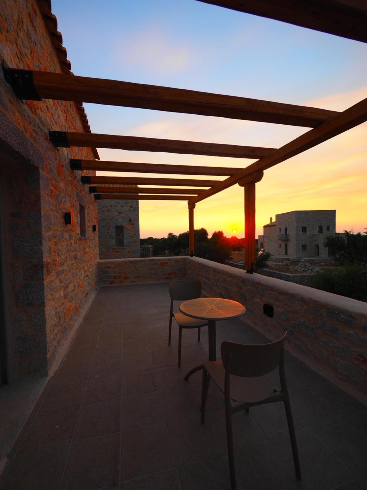 Terra Di Pietra Exclusive Suites & Apartments Areopoli Exteriör bild